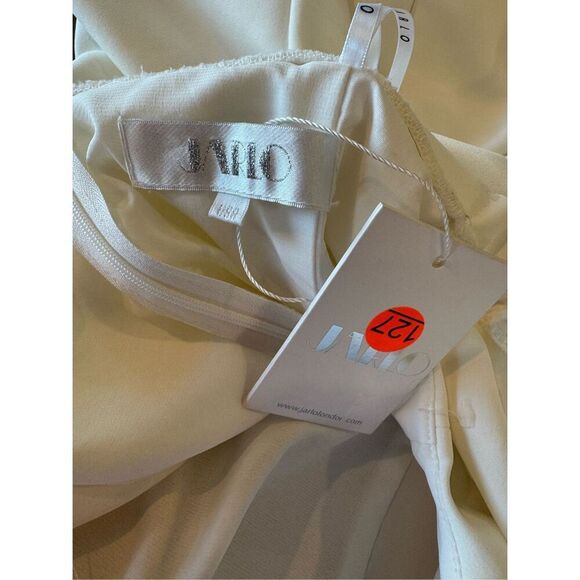 NWT Jarlo White Jazzmyn Off the Shoulder Tiered Ruffle Dress - Picture 7 of 7